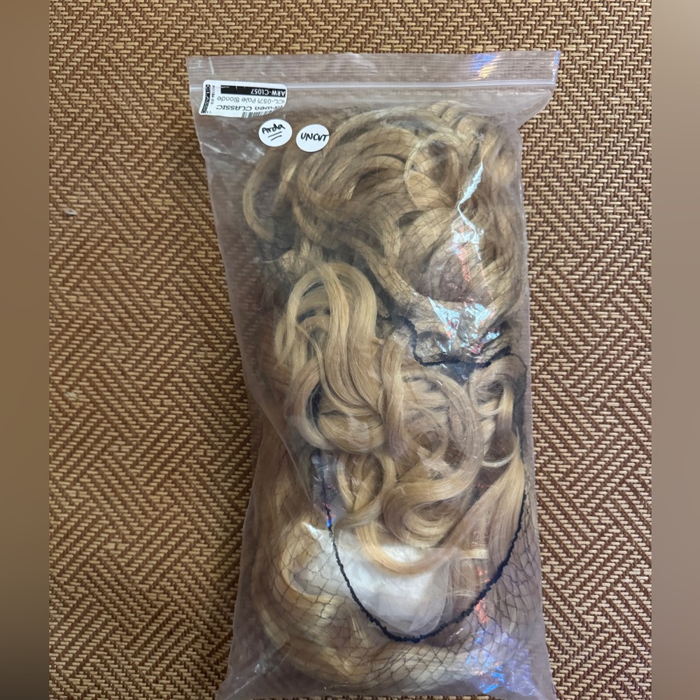 Arda Arwen Classic Lacefront Wig in Pale Blonde CL-057 Uncut - Picture 6 of 6